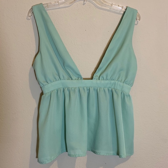 ❇️3/$30❇️ TOBI 'Dare To Take A Risk' Green Peplum V-Neck & Low Back Tank Top. SM - Picture 4 of 8